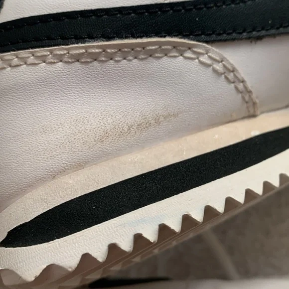 Nike Cortez Sneakers White & Black Kids 4 - Picture 12 of 12